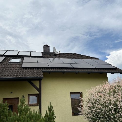 Fotovoltaika + Tepelné čerpadlo + EV nabíječka pro rodinný dům (Pardubice)